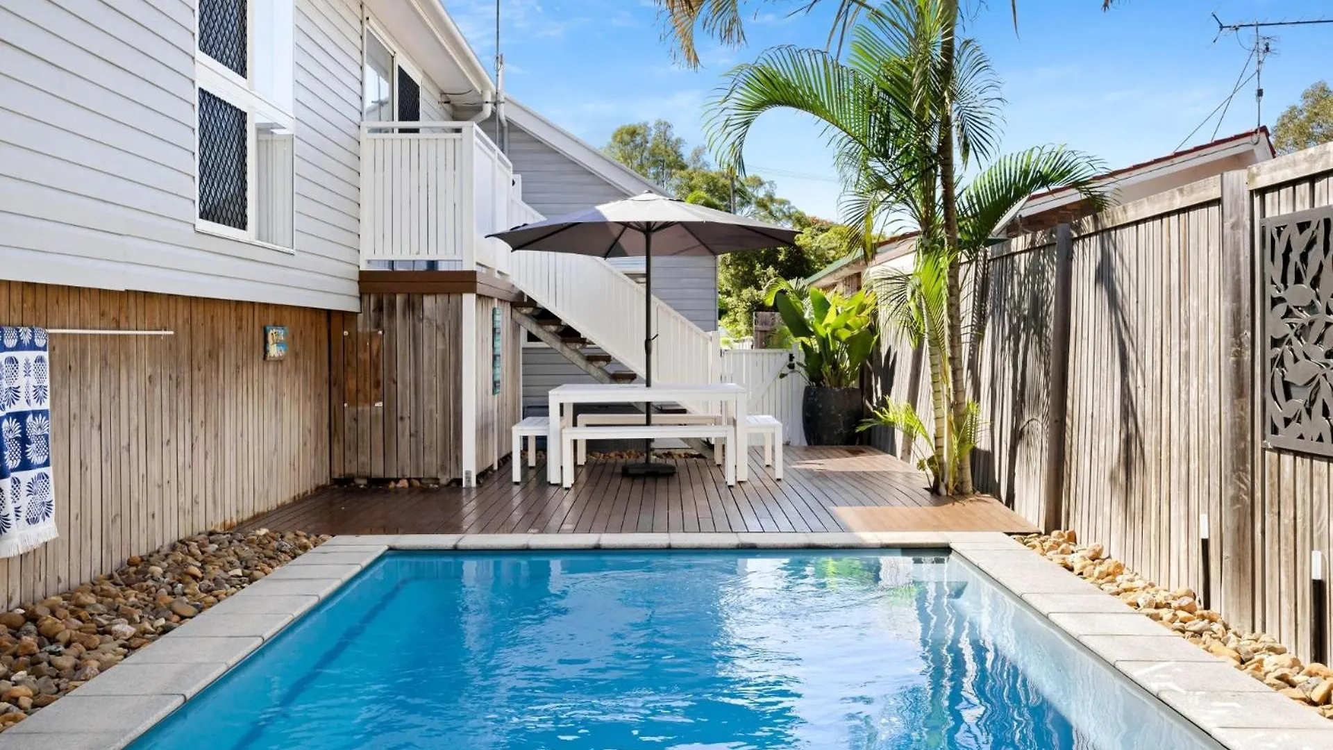 Hume Street 22 Golden Beach location